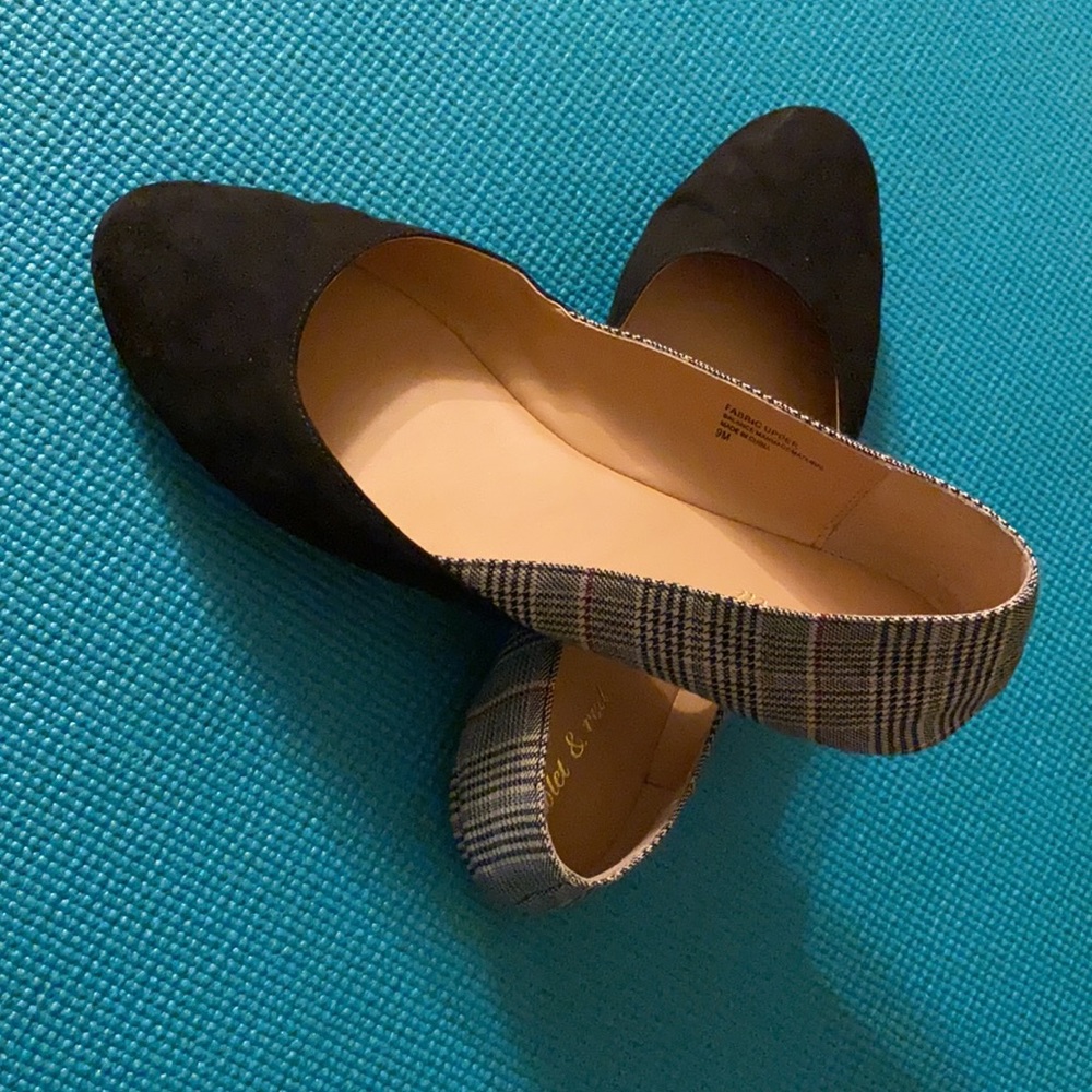 Violet & Red flats 9M